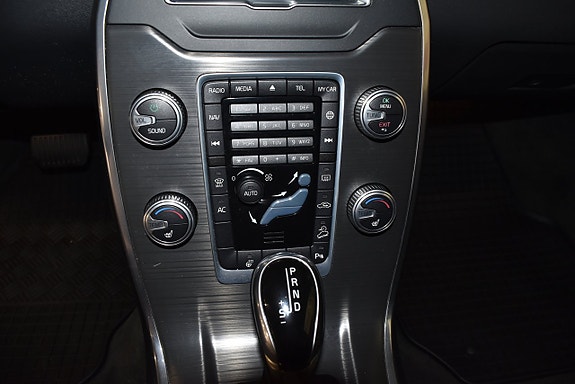 Volvo XC70 14 of 20