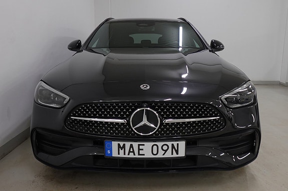 Mercedes-Benz C300 2 of 5