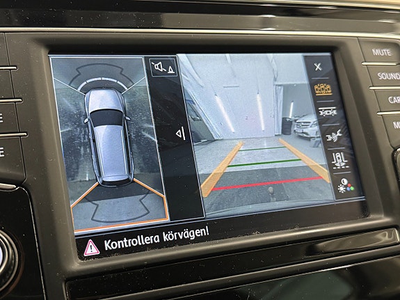 Volkswagen Passat 14 of 21