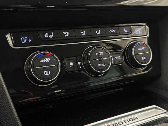 Volkswagen Passat 12 of 21