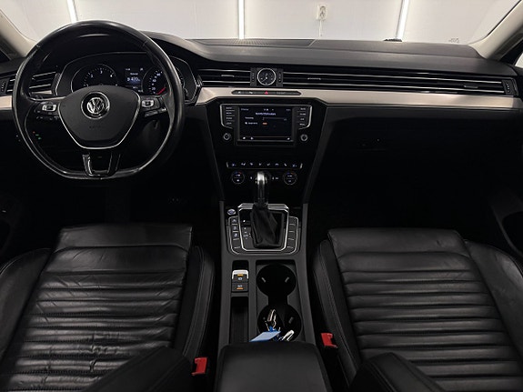 Volkswagen Passat 19 of 21