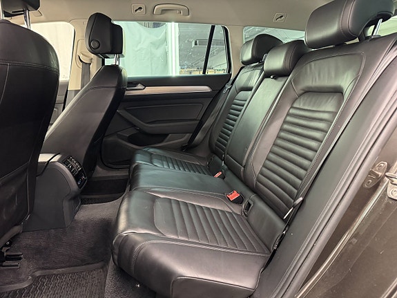Volkswagen Passat 9 of 21
