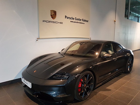 Porsche Taycan GTS 2 of 5