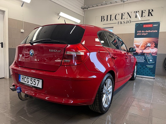 BMW 120d 4 of 5