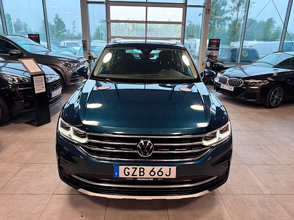 Volkswagen Tiguan 2 of 5