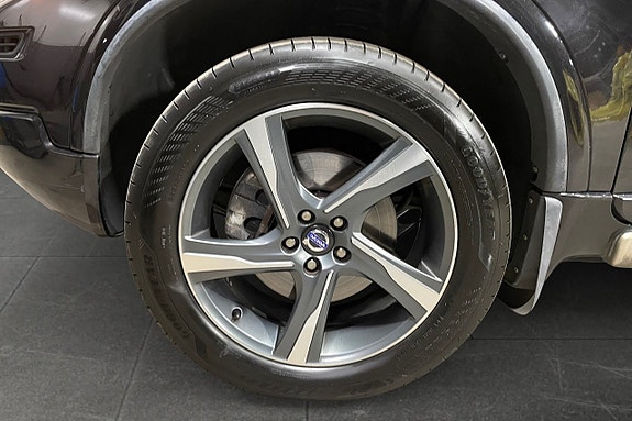 Volvo XC90 16 of 16