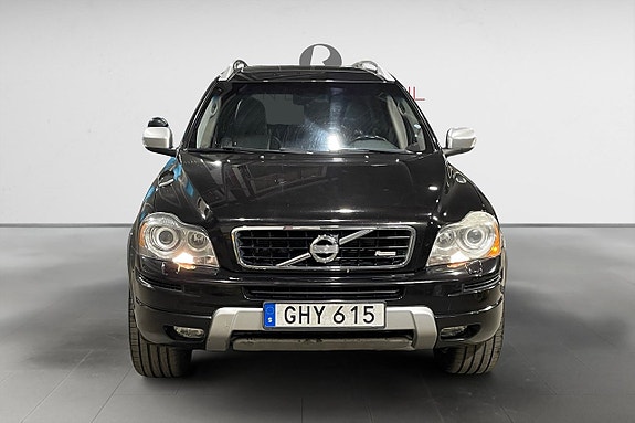 Volvo XC90 10 of 16