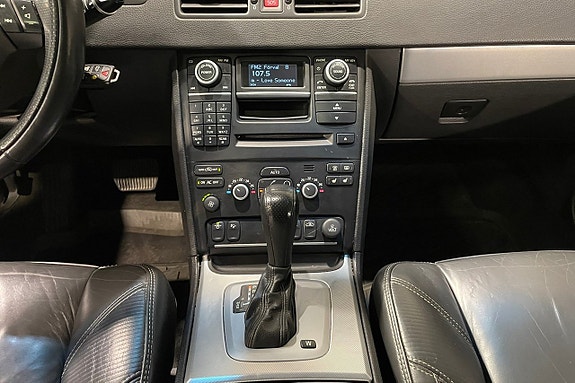 Volvo XC90 12 of 16