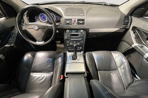Volvo XC90 11 of 16
