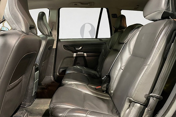 Volvo XC90 14 of 16