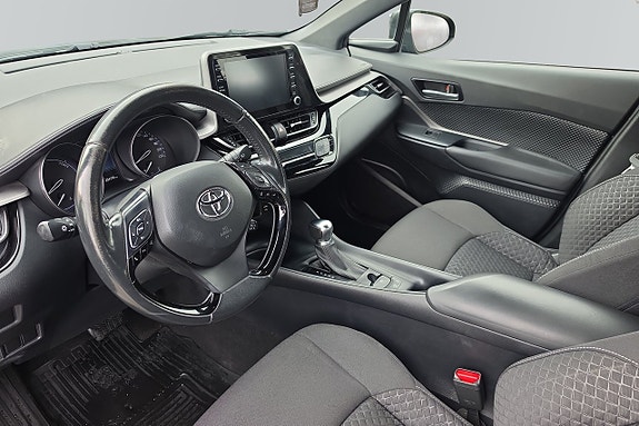 Toyota C-HR 7 of 10