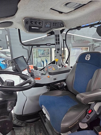 New Holland T 5.140 Dynamic Command 7 of 12