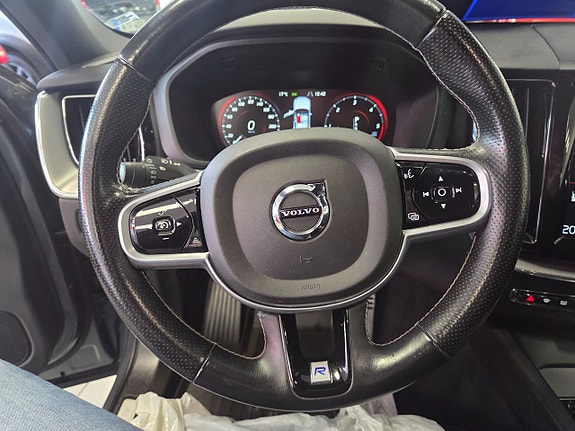 Volvo XC60 22 of 29