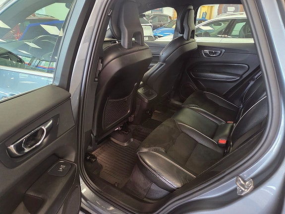 Volvo XC60 5 of 5