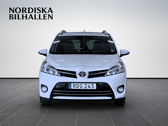 Toyota Verso 2 of 5