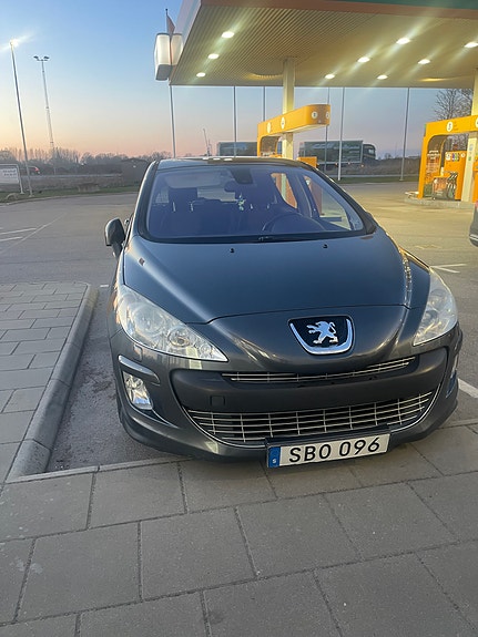 Peugeot 308 4 of 5