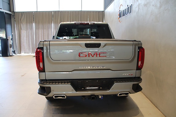 GMC Sierra 5 of 5