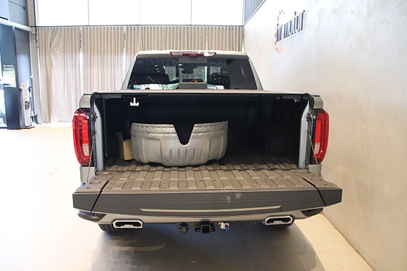 GMC Sierra 7 of 26