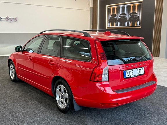 Volvo V50 3 of 16