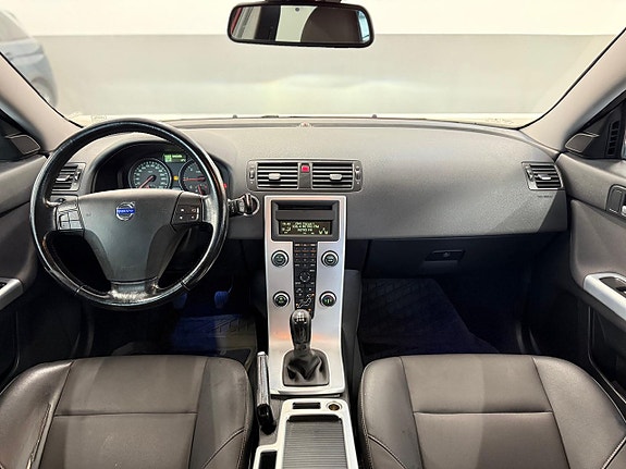 Volvo V50 8 of 16