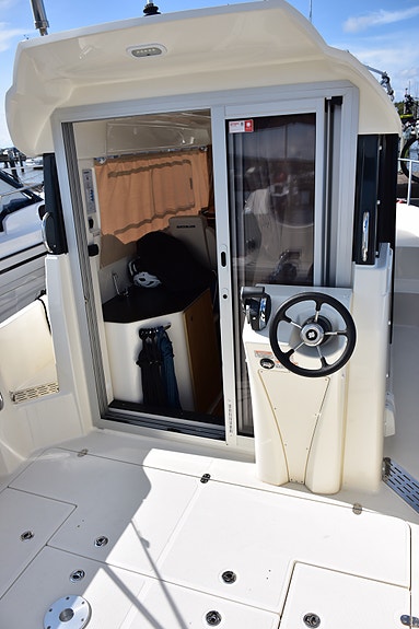 Quicksilver Captur 755 Pilothouse med den rätta motorn Mercury V6 200 hk 3 of 5