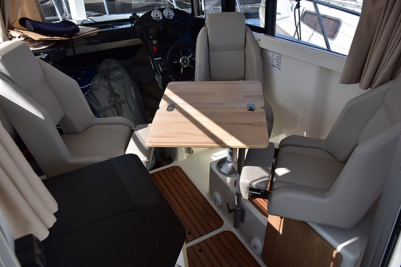Quicksilver Captur 755 Pilothouse med den rätta motorn Mercury V6 200 hk 4 of 5