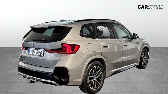 BMW iX1 2 of 5