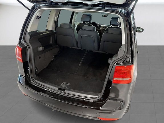 Volkswagen Touran 14 of 23