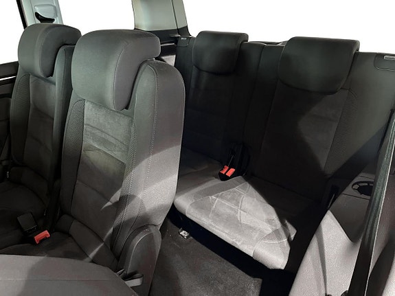 Volkswagen Touran 12 of 23
