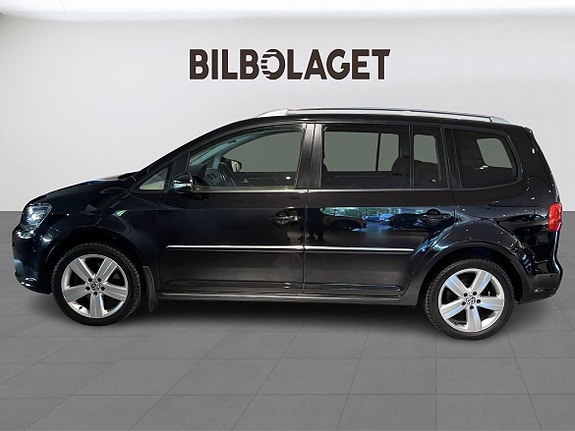 Volkswagen Touran 2 of 5