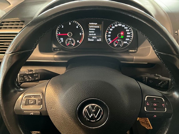 Volkswagen Touran 21 of 23