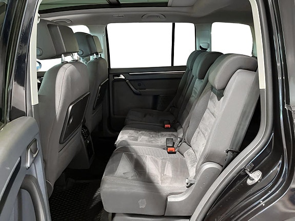 Volkswagen Touran 7 of 23