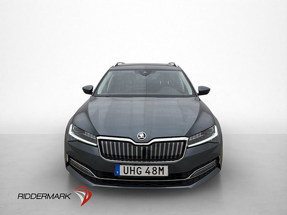 Skoda Superb 2 of 5