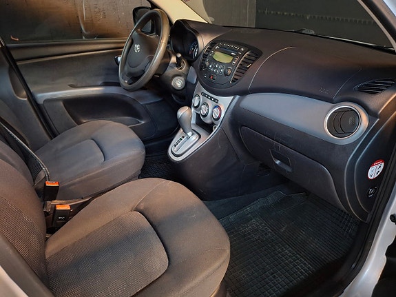 Hyundai i10 3 of 5
