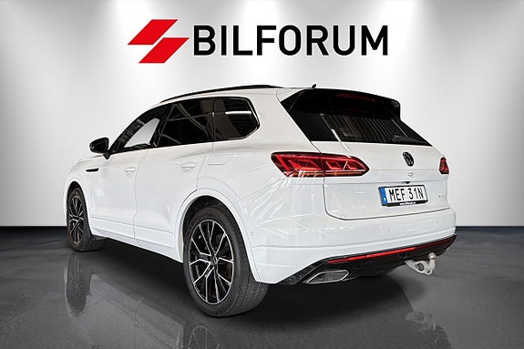 Volkswagen Touareg 3 of 5