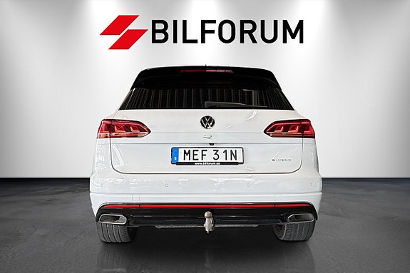 Volkswagen Touareg 4 of 5