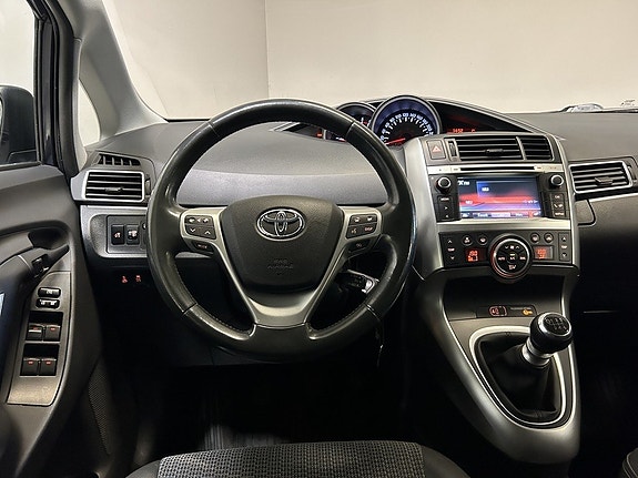 Toyota Verso 12 of 23