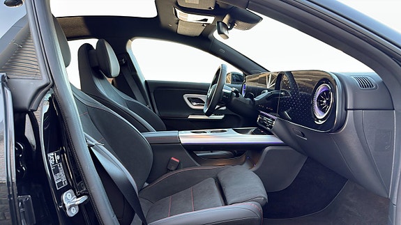 Mercedes-Benz CLA250+ 3 of 5