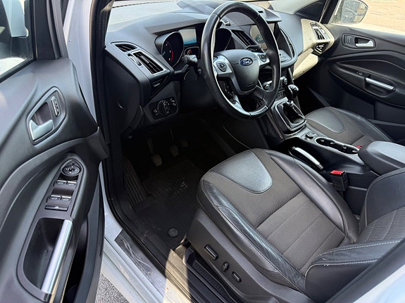 Ford Kuga 7 of 10