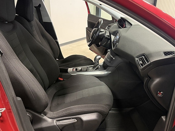 Peugeot 308 SW 8 of 8