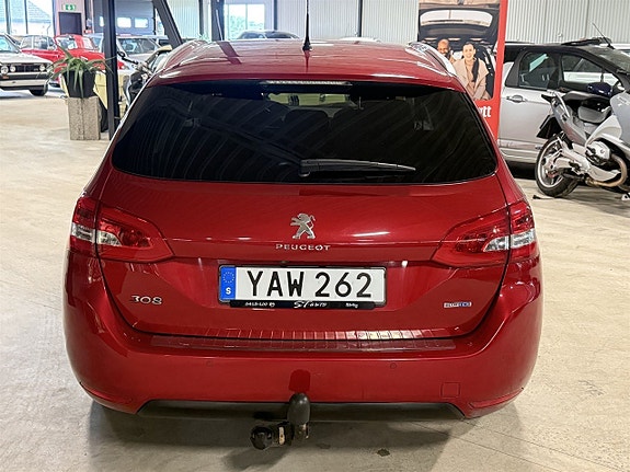Peugeot 308 SW 4 of 8