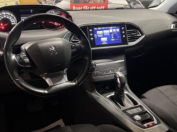 Peugeot 308 SW 5 of 8