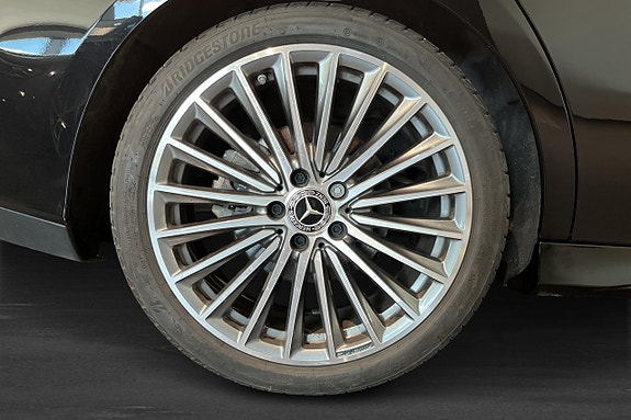 Mercedes-Benz CLA200 12 of 16