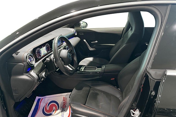 Mercedes-Benz CLA200 8 of 16
