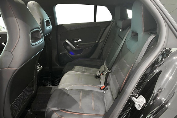 Mercedes-Benz CLA200 10 of 16
