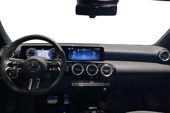 Mercedes-Benz CLA200 9 of 16