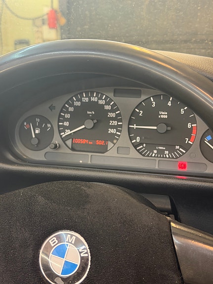 BMW 318i 5 of 5