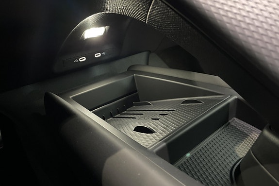 Cupra Tavascan 28 of 28