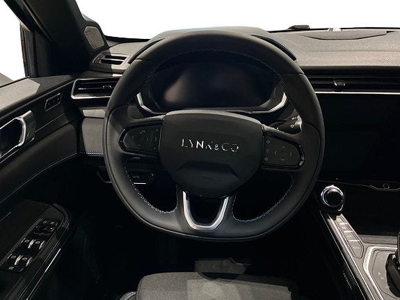 Lynk & Co 01 10 of 14