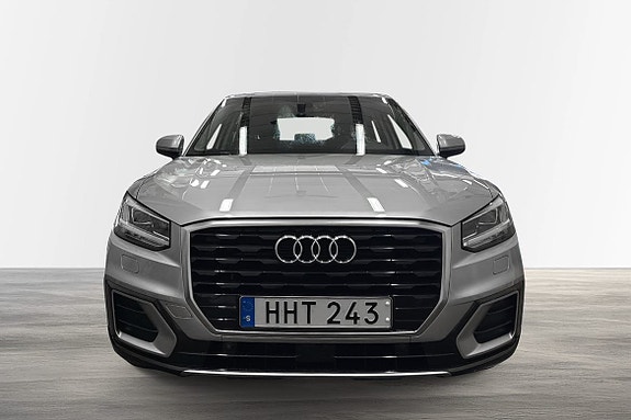 Audi Q2 2 of 5